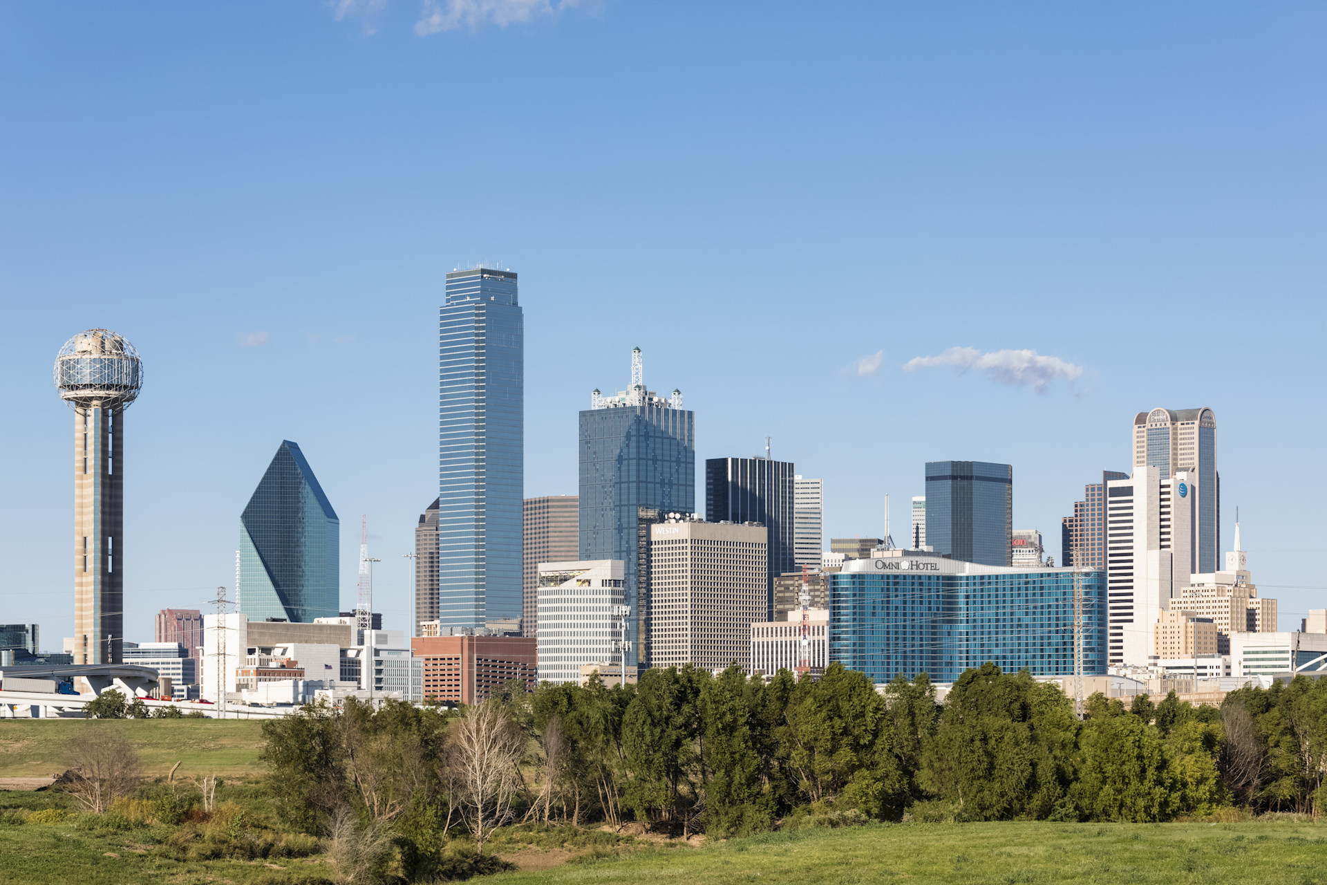 Real estate investing in Dallas, Texas. Image shows Dallas skyline.